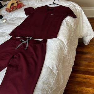 Burgundy figs set